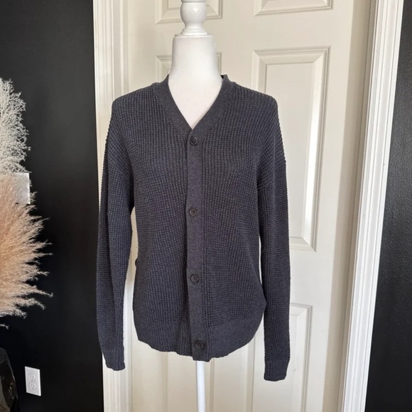 Everlane Sweaters - Everlane Organic Cotton Blend Charcoal Grey Button Front Cardigan 
size Small